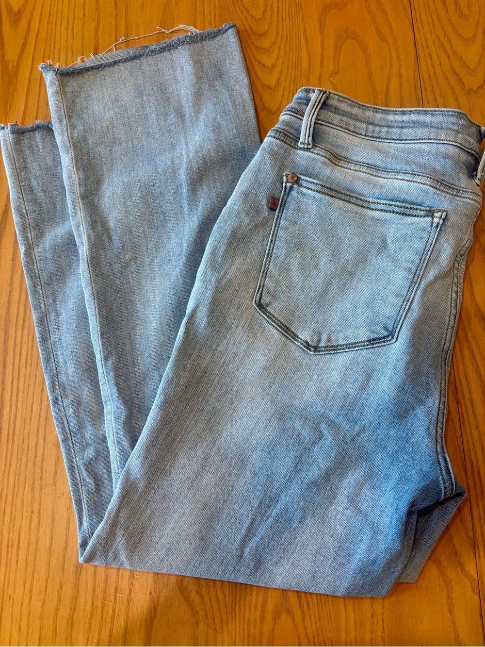 Light Wash Women's Flared Bootcut Jeans - Casual Everyday Style by Judy Blue - Picture 4 of 4